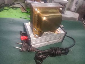 BATTERY CHARGER (for fish shocker car.motorcycle battery