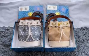 (Auth Tuồn Chính Hãng) Túi Đeo Chéo T O R Y Bruch Canvas Dây Rút Miệng Túi Size 18cm [Fullbox]