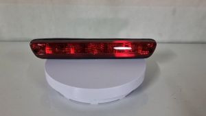 ไฟเบรคบนหลังคา 3 สีแดง อีซูซูเปิดประสิทธิภาพ ดีแมกซ์ ดีแมก เชฟ โรเลต ไฟตราเพชร ไดมอนด์ Diamond สำหรับ ISUZU DMAX ปี 02-06 / Chev 04-11