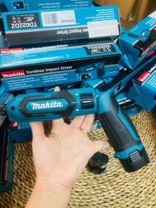 Vít gập Makita TD022D- new hãng full hộp.Hệ có búa có điều tốc Ae nhé!