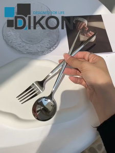 Korean Style Cutlery Set 4pcs Stainless Steel Dinnerware Dinner Knife Fork and Spoon Set Korean Flatware Set Tableware