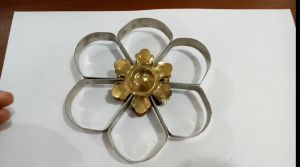 Bunga Sakura Tengah Kuning 12cm: Dekorasi Railing Tangga & Balkon Pagar