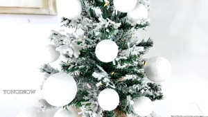 6Pcs White Foam Christmas Balls Valentines Day Christmas Ornaments Xmas Tree Hanging Pendant Snowballs DIY Wedding New Year Party Decor Supplies