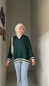 Vanina Blouse Knit Zipper - Atasan Sweater Rajut Wanit Berkerah Polo Resleting Motif Cable lengan panjang Korean Style Premium