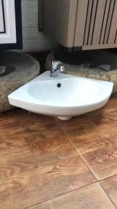 COMBO CHẬU RỬA MẶT GÓC LAVABO TREO TƯỜNG MK 602+VÒI