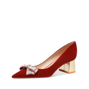 รองเท้าแต่งงานส้นสูงสำหรับผู้หญิง สีแดง ทรงหัวแหลม ด้านข้างเปิด ด้านในนุ่ม พื้นยาง รองเท้าแต่งงานแบบจีน รองเท้าแต่งงานส้นกลาง รองเท้าแต่งงานแบบสวม