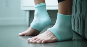 ถุงเท้าเจล ถุงเท้าสปา ถูกพร้อมส่ง - บำรุงส้นเท้า Vitamin Gel Socks สำหรับเท้าเนียนนุ่ม พร้อมส่งและถูกใช้ได้หลายครั้ง