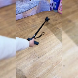 ไม้เท้าพยุงตัว ไม้ค้ำยันสำหรับผู้สูงอายุ ไม้เท้าพับได้ ไม้เท้าสแตนเลส ปรับระดับได้ พร้อมไฟป้องกันการลื่นไถลและป้องกันการตกหล่น สินค้าพร้อมส่งทั่วไทย