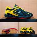sepatu bulutangkis,sepatu badminton,anti licin,anti slip,bawah outsol karet. 