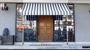 Awning Hand Adjustable Collapsible Awning Outdoor Canopy Retractable Awning Balcony Yard Patio Door Sunshade Awning