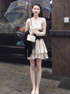 French Style Gentle Lace Dress Slim Fit Waist Cinched Unique Beautiful Small Skirt Autumn Season Long Sleeve Casual Wear