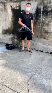 HOT - Máng ăn cho Gà Chống Bới