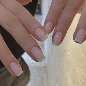 เล็บปลอมสีชมพูนู้ดแบบกดติดทรงเหลี่ยมยาว 24 ชิ้น เล็บปลอมนุ่มหรูหราสำหรับผู้หญิงงานแต่งงานและงานปาร์ตี้