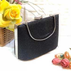 Tas Pesta EMERY Embellished Crystal Box Clutch dengan warna emas hitam perak dan rose gold cocok untuk acara formal.