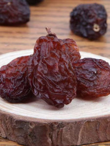 Large Size Seedless Red Grape Dry Fruits Special Product Xinjiang Red Agate Grapes Special Large Size Dried Fruits Snacks