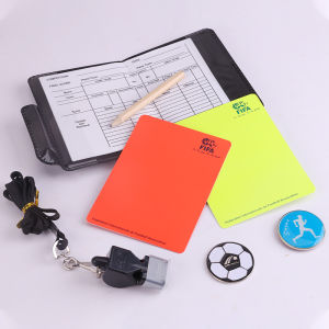 การแข่งขันฟุตบอลผู้ตัดสินขนาดใหญ่สีแดงสีเหลืองการ์ดอุปกรณ์ปากยามนกหวีดด้านข้างธงอย่างเป็นทางการเหรียญ Tosser Line ผู้พิพากษาธง