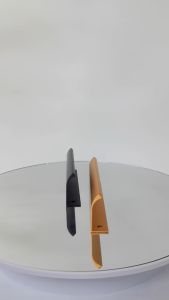 Etivo P13 Tarikan Laci Gagang Pintu Lemari Hitam / Emas Modern Curve Almunium Profil Samping