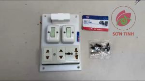 Táp lô nhựa bảng điện 1 cầu chì 2 công tắc 1 ổ cắm SOPOKA BN2
