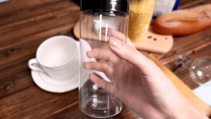 200ml 10PCS Clear Plastic Spice Jars / Rotatable Lid Seasoning Shakers / BBQ Kitchen Spice Powders Container / Sugar Salt Pepper Dispenser Bottle