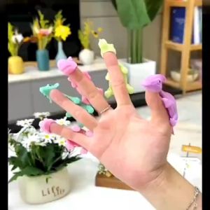 Sticky Wall Catapult Dinosaur Creative Decompression Parent-child Interaction Finger Catapult Childrens Toy Sharing Small Gift Prizes