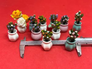 Handmade Miniature Flower on Vase Mulberry Paper Flowers Scrap booking Crafts Doll Roses Flower Craft Embellishments Flower Vase random sizes