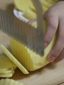 Stainless Steel Potato Slicer Heavy Duty Wooden Handle Wavy Cutter Chopping Tools