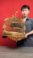 Lồng Chim cu gáy size 40 triện cnc 2D cao cấp chất liệu tre gì cật tặng đầy đủ phụ kiện đẹp. 
