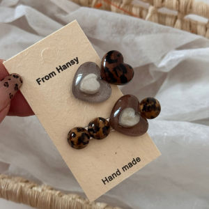 Sweet Cool Leopard Print Heart Shaped Hair Clips Womens 2025 New Style Elegant Side Bangs Hair Accessories Duckbill Clip