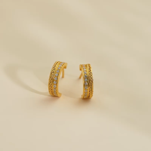 Chow Sang Sang 周生生 999.9 24K Gold Cultural Blessings Fortune Knot Stud Earrings with Diamonds for Women 95705E
