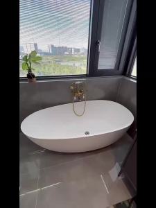 French Retro Golden Copper Bath Faucet Shower Set Double Handles