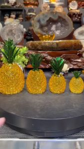 闪钻💎旺来🍍 金光闪亮⭐️ 吹旺才气💰琉璃黄梨🍍旺旺来~ 四个尺寸高⬆️ 小: 7cm、中: 11cm、大: 13cm、超特大: 18cm