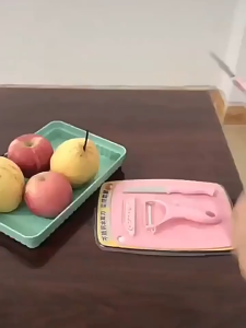 At.market ชุดสุดคุ้ม 3-in-1: เขียง มีดสแตนเลส ที่ปอก (มีดทำครัว มีดปอกผลไม้)