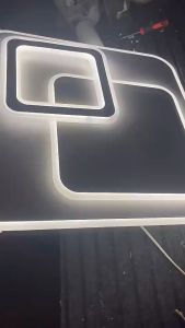 โคมไฟเพดาน LED โคมระย้าทรงสี่เหลี่ยมอะครีลิกสามสีแบบติดเรียบสำหรับห้องนั่งเล่น ห้องอาหาร ห้องนอน