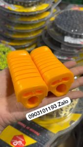 Cặp gác chân cao su trước xe máy.( đủ màu)