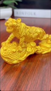 เสือทองมงคลทรงอำนาจ เสริมฮวงจุ้ยบารมีและการเงิน เสริมให้ธุรกิจของคุณประสบความสำเร็จและราบรื่น