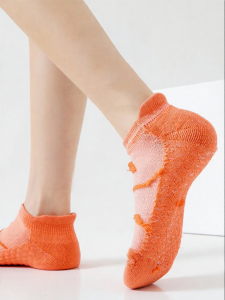 WRELS | Outdoor Hiking Running Basketball Socks Medium Cuff