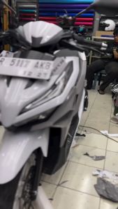 SKOTLET STIKER MOTOR NARDO GREY GLOSY SCOTLITE NARDO GREY GLOSSY SKOTLET GREY NARDO GLOSY SKOTLET MOTOR NARDO SKOTLET MOTOR GREY NARGO GLOSY SKOTLET STIKER MOTOR NARDO GREY GLOSY SCOALIT NARDO GREU GLOSY HARGA PROMO BISA COD