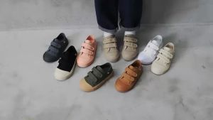 Giày Vải Trẻ Em Cổ Thấp Nhiều Màu Sắc Thoáng Khí Thời Trang Dành Cho Cả Bé Trai Và Bé Gái Chất Liệu Vải May Chắc Chắn.