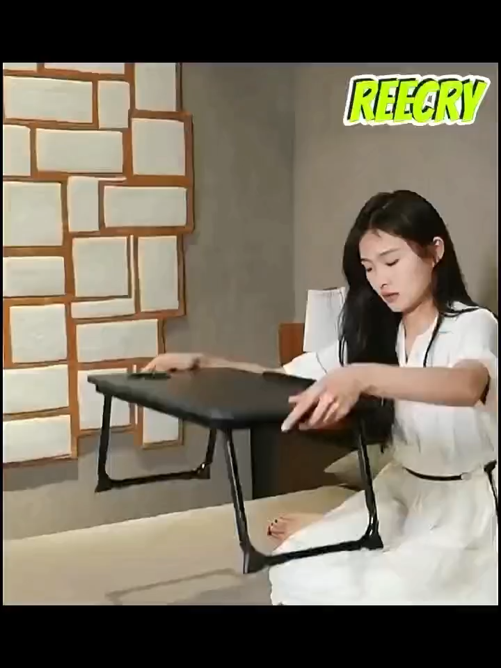 Bàn gấp trên giường Thu gọn Bảng Lazy Bàn máy tính Bàn làm việc Bàn học sinh Thực tế Mạnh mẽ Bàn gấp Trọng lượng nhẹ Thời trang Mạnh mẽ