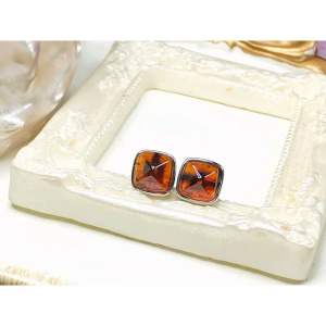 Subang Kristal Natural Crystal Garnet Earrings 925 Silver Pin天然水晶石榴石耳钉唐塔款纯银耳针 0483