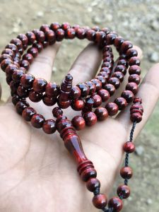 TASBIH AKAR BAHAR TALI ARUS MERAH UKURAN 8MM ALAT ZIKIR IBADAH
