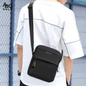 ABOSOLE กระเป๋าสะพายข้างผู้ชายกระเป๋าหน้าอกลำลองกระเป๋าสะพายไหล่กระเป๋าสะพายไหล่แฟชั่นกระเป๋าหน้าอกลำลองกระเป๋าสะพายไหล่กันน้ำลำลองหนัง PU กระเป๋าถนนสำหรับการเดินทางกลางแจ้ง