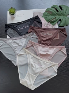 2025 ชุดชั้นในเซ็กซี่ใหม่จาก Xiaozuan Ice Silk สำหรับผู้หญิง เอวต่ำ เย็น โปร่งบาง กางเกงในสามเหลี่ยม ระบายอากาศได้ดี