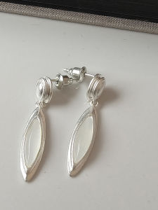 Silver Plated Slimming Horse Eye Long Womens Earrings Luxury Small Design High End Ear Jewelry Studs Fashion Accessories