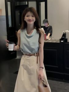 Womens Sleeveless V-Neck Shirt Summer New Style Back Hollow out Design Casual Loose Fit Top Pure Color Shirt without Sleeve