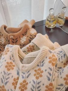 Elegant Retro French Style Jacquard Knit Cardigan