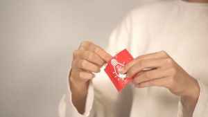 天缘阁 50/100/200Pairs/bag Random Disposable Glove PE Plastic Hand Gloves 一次性手套透明独立包装 卫生手套 Transparent Food Grade