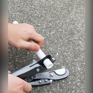 กรรไกรตัดท่อ คีมตัดท่อ คัตเตอร์ตัดท่อน้ำกรรไกรตัดท่อ PVC ขนาด 32 มม. กระชับมือ คมตัดง่าย (ET01)