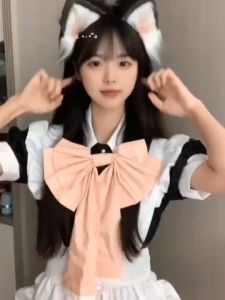 COD-Rambut panjang gadis itu model rambut lurus di atas kepalanya rambut poni wajah bulat wajah manis gaya gadis model baru