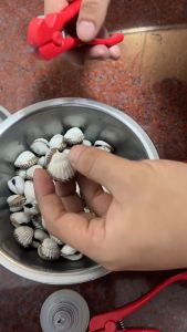 Kìm cầm tay mở vỏ sò chất liệu bền đẹp